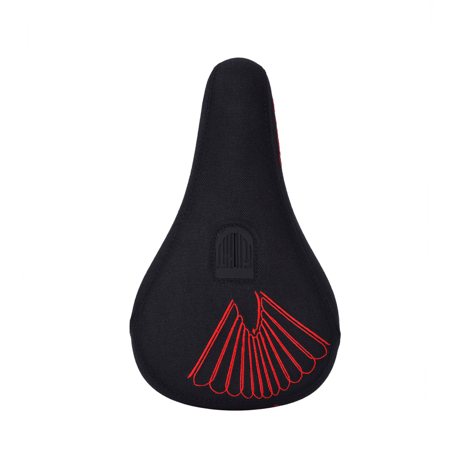 FLIGHT e1a PIVOTAL SADDLE SEAT - Black & Red Wing